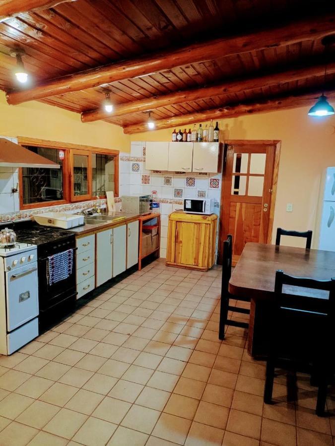 Cuatro Cerros Hostel San Carlos de Bariloche Bagian luar foto