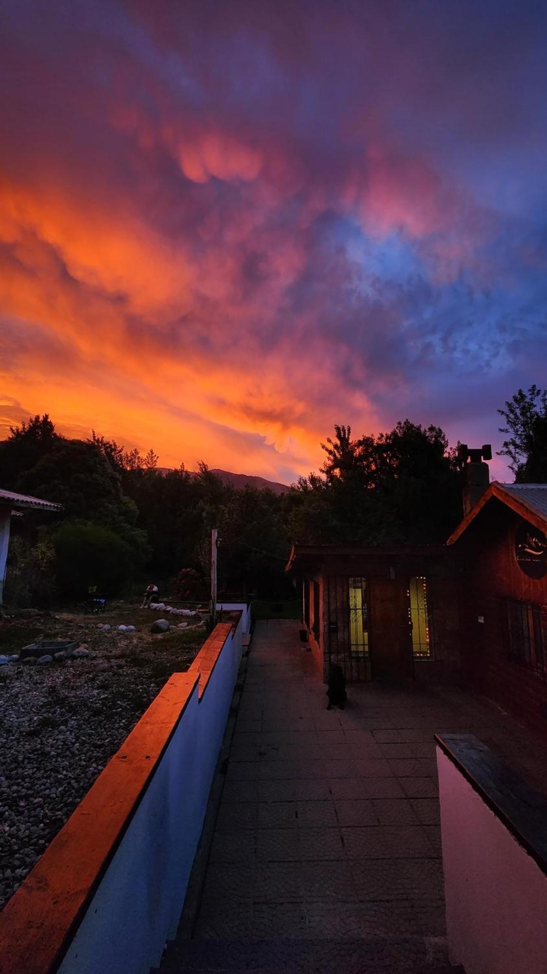 Cuatro Cerros Hostel San Carlos de Bariloche Bagian luar foto